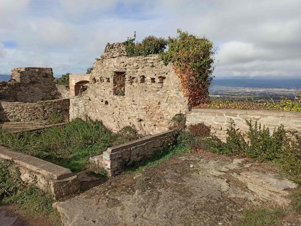Restos Castillo de Taradell